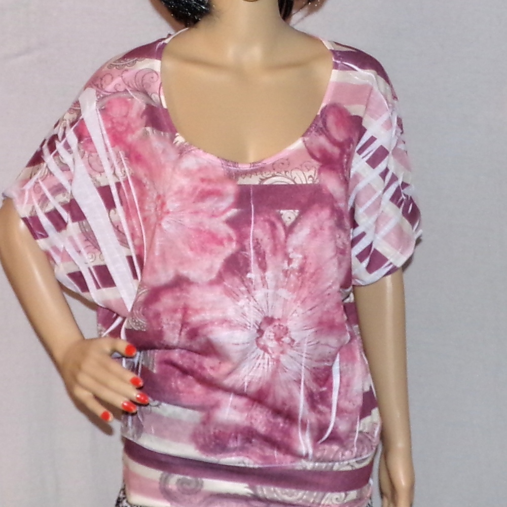 Rue 21 Boho style floral Pink Top size M Vintage